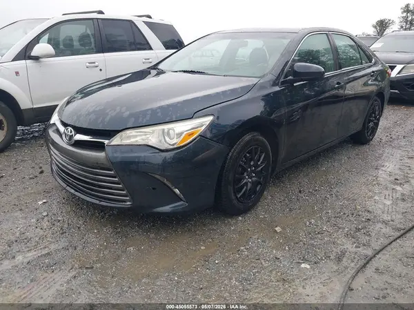 4T1BF1FK0GU148878 2016 TOYOTA CAMRY - Image 2