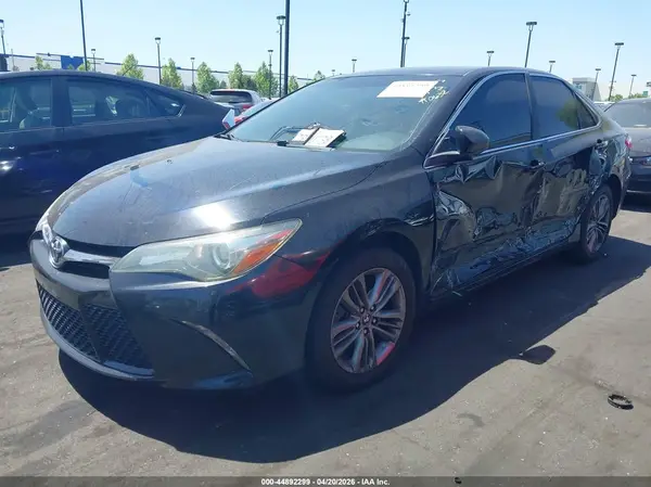 4T1BF1FK0GU150632 2016 TOYOTA CAMRY - Image 2