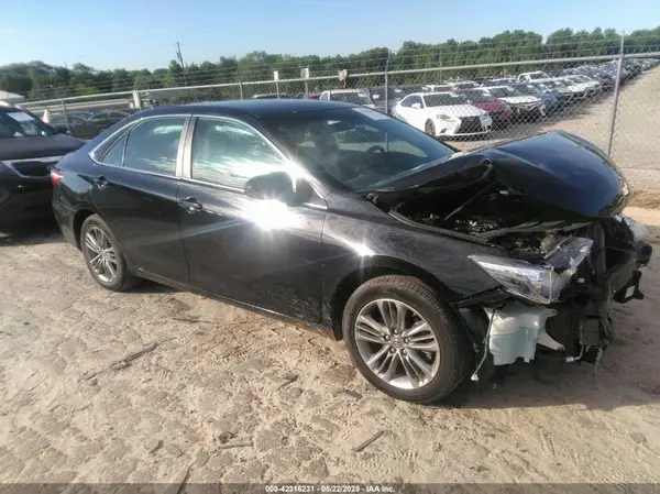 4T1BF1FK0GU151344 2016 TOYOTA CAMRY - Image 1