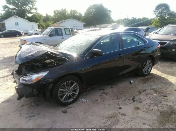 4T1BF1FK0GU151344 2016 TOYOTA CAMRY - Image 2
