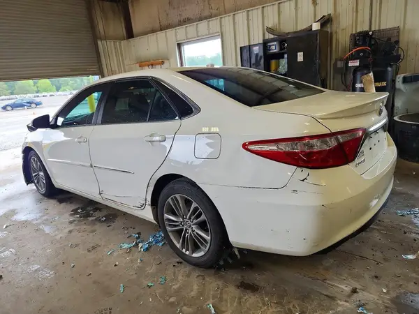 4T1BF1FK0GU153370 2016 TOYOTA CAMRY - Image 2