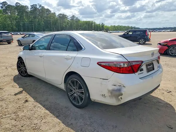 4T1BF1FK0GU154776 2016 TOYOTA CAMRY - Image 2