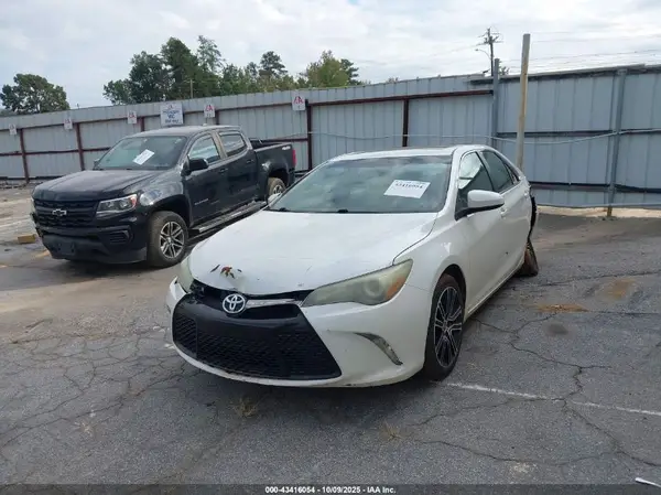 4T1BF1FK0GU155040 2016 TOYOTA CAMRY - Image 2