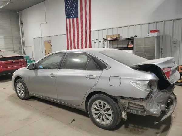 4T1BF1FK0GU155572 2016 TOYOTA CAMRY - Image 2