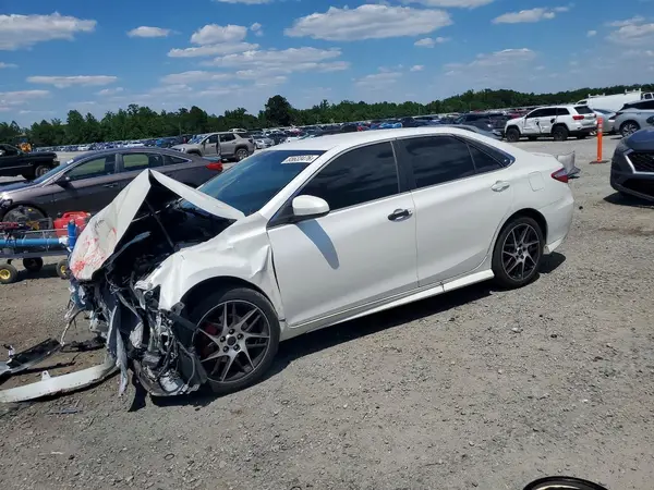 4T1BF1FK0GU155989 2016 TOYOTA CAMRY - Image 1