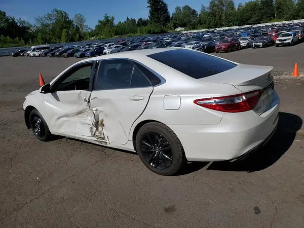 4T1BF1FK0GU156964 2016 TOYOTA CAMRY - Image 2