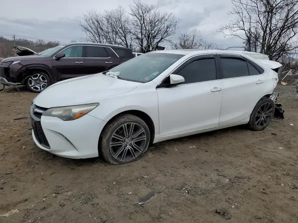 4T1BF1FK0GU157774 2016 TOYOTA CAMRY - Image 1