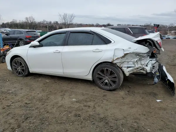 4T1BF1FK0GU157774 2016 TOYOTA CAMRY - Image 2