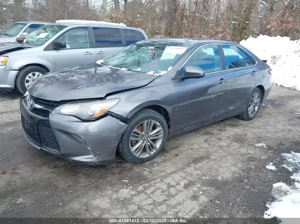 4T1BF1FK0GU157919 2016 TOYOTA CAMRY - Image 2