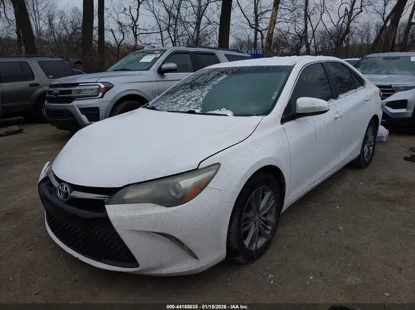 4T1BF1FK0GU158181 2016 TOYOTA CAMRY - Image 2