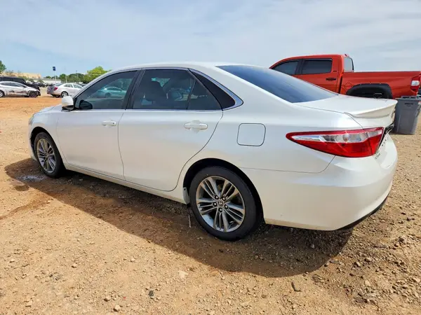 4T1BF1FK0GU159119 2016 TOYOTA CAMRY - Image 2