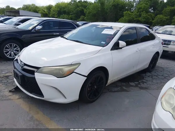 4T1BF1FK0GU159816 2016 TOYOTA CAMRY - Image 2