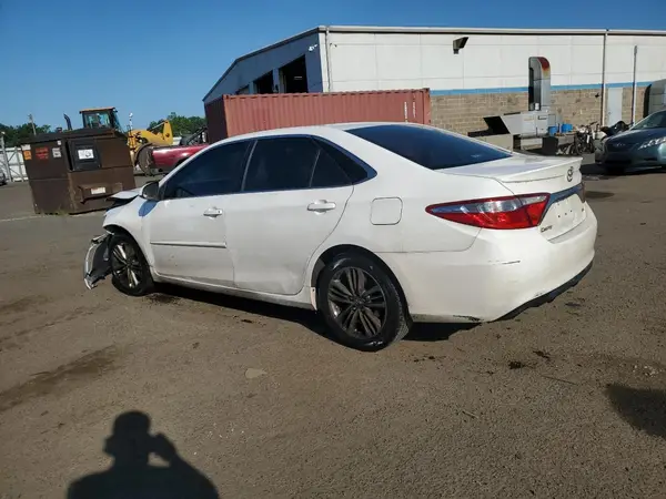 4T1BF1FK0GU159914 2016 TOYOTA CAMRY - Image 2
