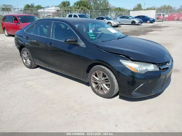 4T1BF1FK0GU161422 2016 TOYOTA CAMRY - Image 1