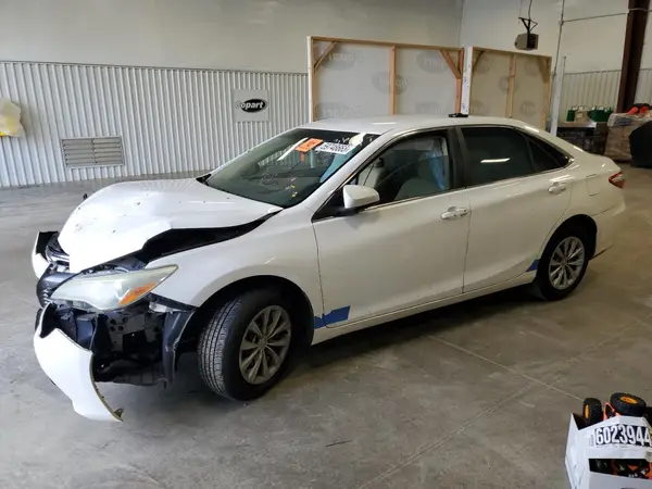 4T1BF1FK0GU162036 2016 TOYOTA CAMRY - Image 1