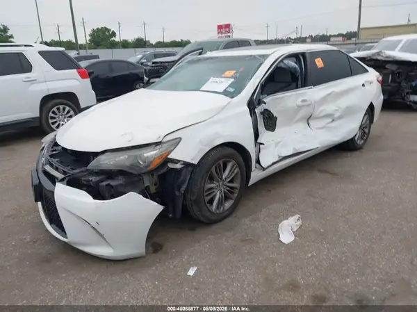 4T1BF1FK0GU163509 2016 TOYOTA CAMRY - Image 2