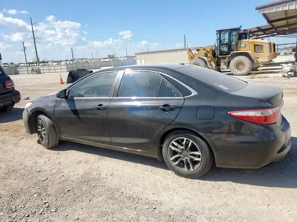 4T1BF1FK0GU163705 2016 TOYOTA CAMRY - Image 2