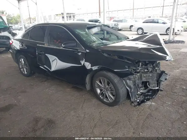 4T1BF1FK0GU163851 2016 TOYOTA CAMRY - Image 1