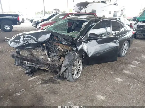 4T1BF1FK0GU163851 2016 TOYOTA CAMRY - Image 2