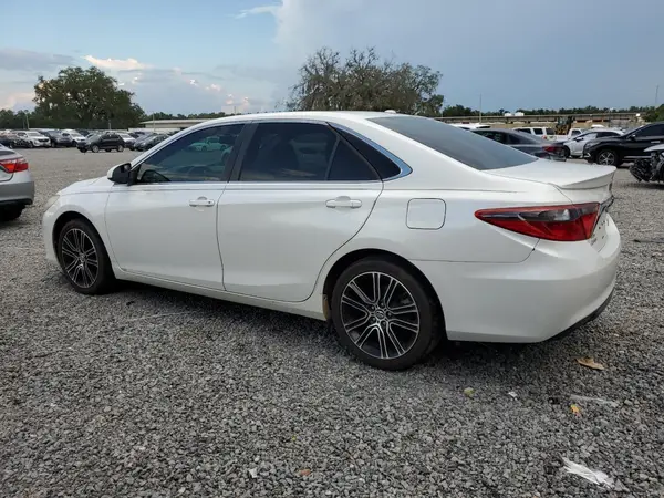 4T1BF1FK0GU164093 2016 TOYOTA CAMRY - Image 2