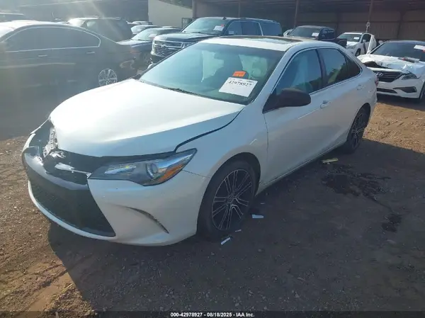 4T1BF1FK0GU166104 2016 TOYOTA CAMRY - Image 2