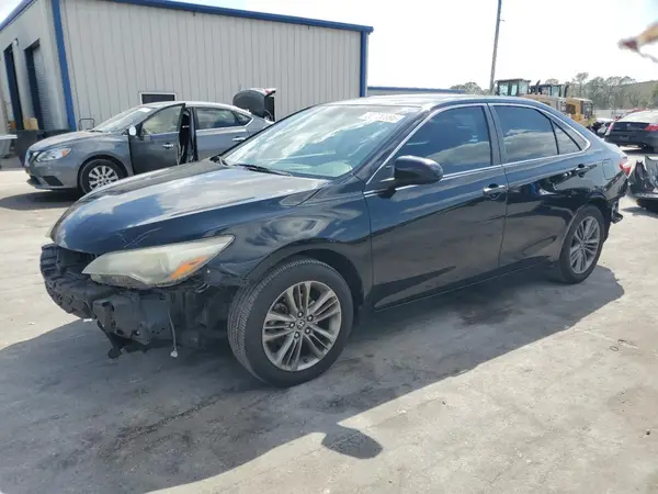 4T1BF1FK0GU167639 2016 TOYOTA CAMRY - Image 1