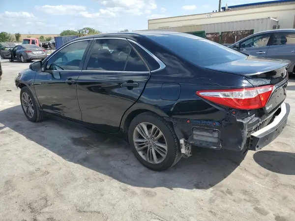 4T1BF1FK0GU167639 2016 TOYOTA CAMRY - Image 2