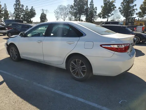4T1BF1FK0GU169522 2016 TOYOTA CAMRY - Image 2