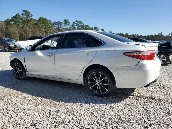 4T1BF1FK0GU171951 2016 TOYOTA CAMRY - Image 2