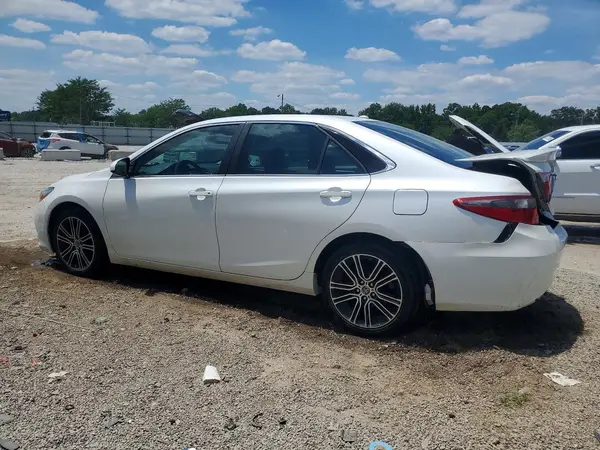 4T1BF1FK0GU172842 2016 TOYOTA CAMRY - Image 2