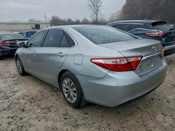 4T1BF1FK0GU173229 2016 TOYOTA CAMRY - Image 2