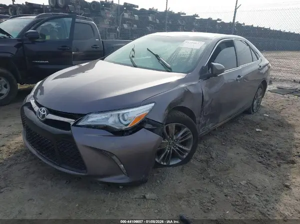 4T1BF1FK0GU173313 2016 TOYOTA CAMRY - Image 2