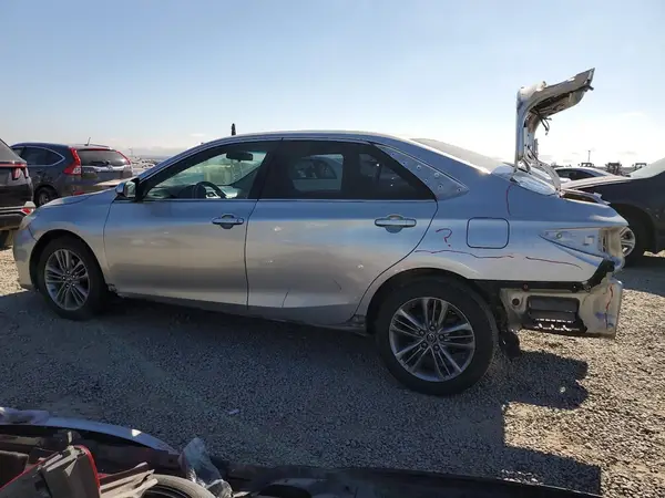 4T1BF1FK0GU173702 2016 TOYOTA CAMRY - Image 2