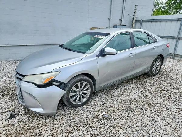 4T1BF1FK0GU174624 2016 TOYOTA CAMRY - Image 1
