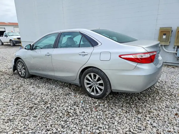 4T1BF1FK0GU174624 2016 TOYOTA CAMRY - Image 2