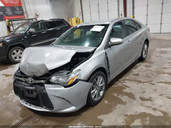 4T1BF1FK0GU174896 2016 TOYOTA CAMRY - Image 2