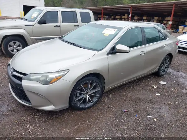 4T1BF1FK0GU175028 2016 TOYOTA CAMRY - Image 2
