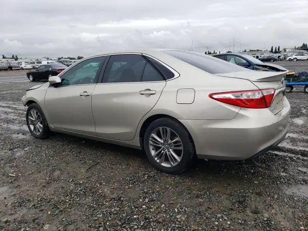 4T1BF1FK0GU176227 2016 TOYOTA CAMRY - Image 2