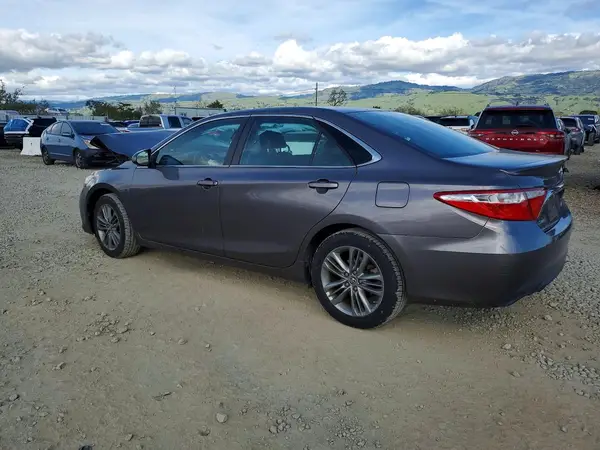 4T1BF1FK0GU176812 2016 TOYOTA CAMRY - Image 2