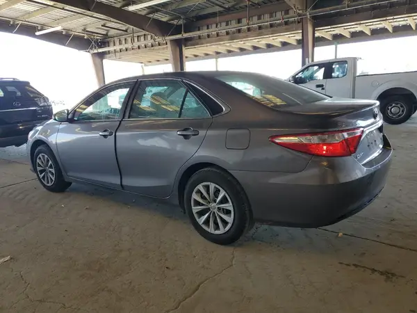 4T1BF1FK0GU176857 2016 TOYOTA CAMRY - Image 2