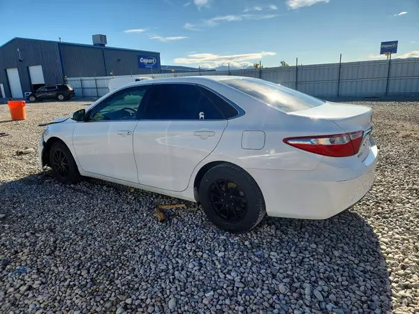 4T1BF1FK0GU179614 2016 TOYOTA CAMRY - Image 2