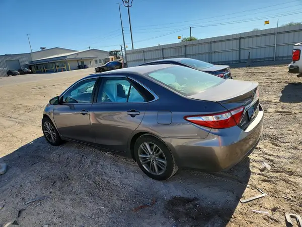 4T1BF1FK0GU182027 2016 TOYOTA CAMRY - Image 2