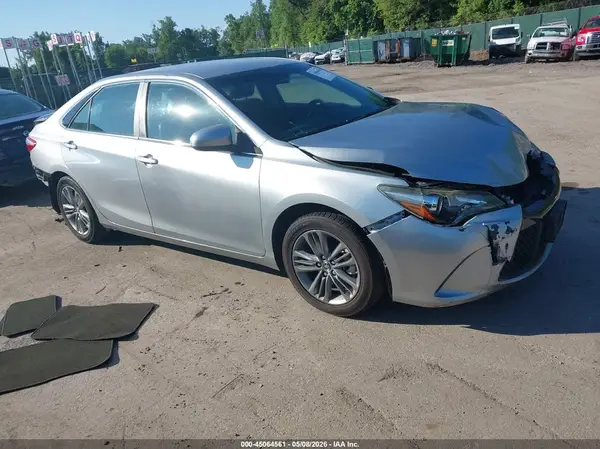 4T1BF1FK0GU182089 2016 TOYOTA CAMRY - Image 1