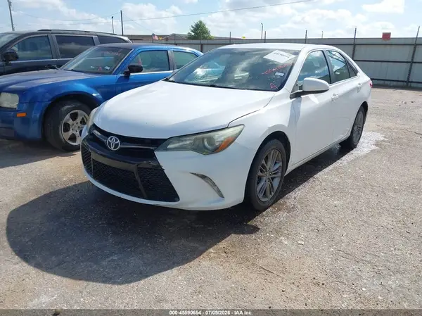 4T1BF1FK0GU182142 2016 TOYOTA CAMRY - Image 2