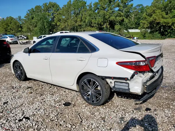 4T1BF1FK0GU185428 2016 TOYOTA CAMRY - Image 2