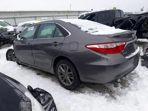 4T1BF1FK0GU187681 2016 TOYOTA CAMRY - Image 2