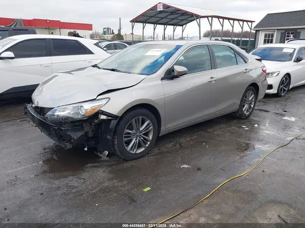 4T1BF1FK0GU188300 2016 TOYOTA CAMRY - Image 2