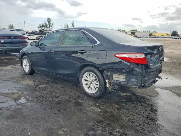 4T1BF1FK0GU188748 2016 TOYOTA CAMRY - Image 2