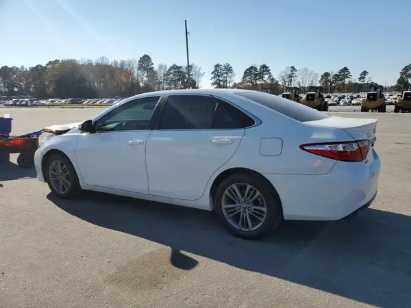 4T1BF1FK0GU189043 2016 TOYOTA CAMRY - Image 2