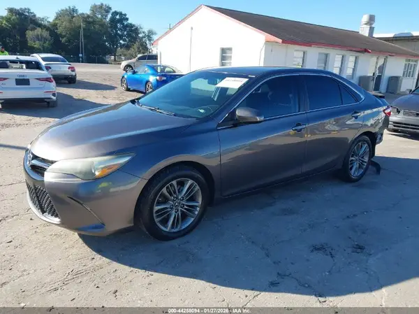 4T1BF1FK0GU189950 2016 TOYOTA CAMRY - Image 2